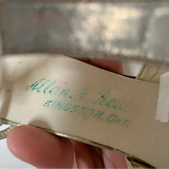 Antique 1920s Silver Leather T-Strap Art Deco Heels - Picture 15 of 16